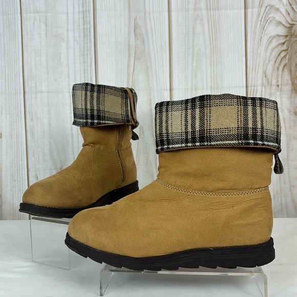 Muk Luks Boots Andrea 4-in-1 Pattern Versatile Faux Fur Sweater Boots Tan Size 9 - Picture 5 of 16